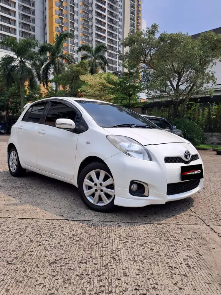 Toyota Yaris E Matic 2013