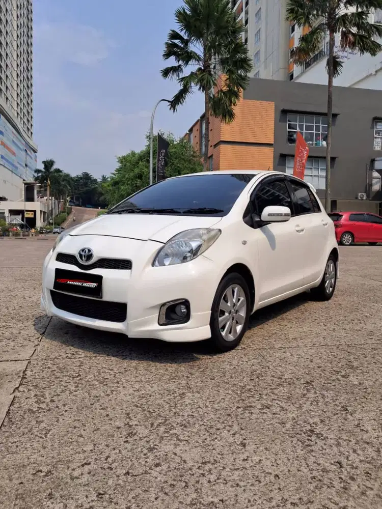 Toyota Yaris E Matic 2013