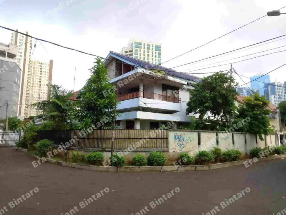 Dijual Cepat Rumah Hoek Di Jl. Dr. Saharjo Tebet