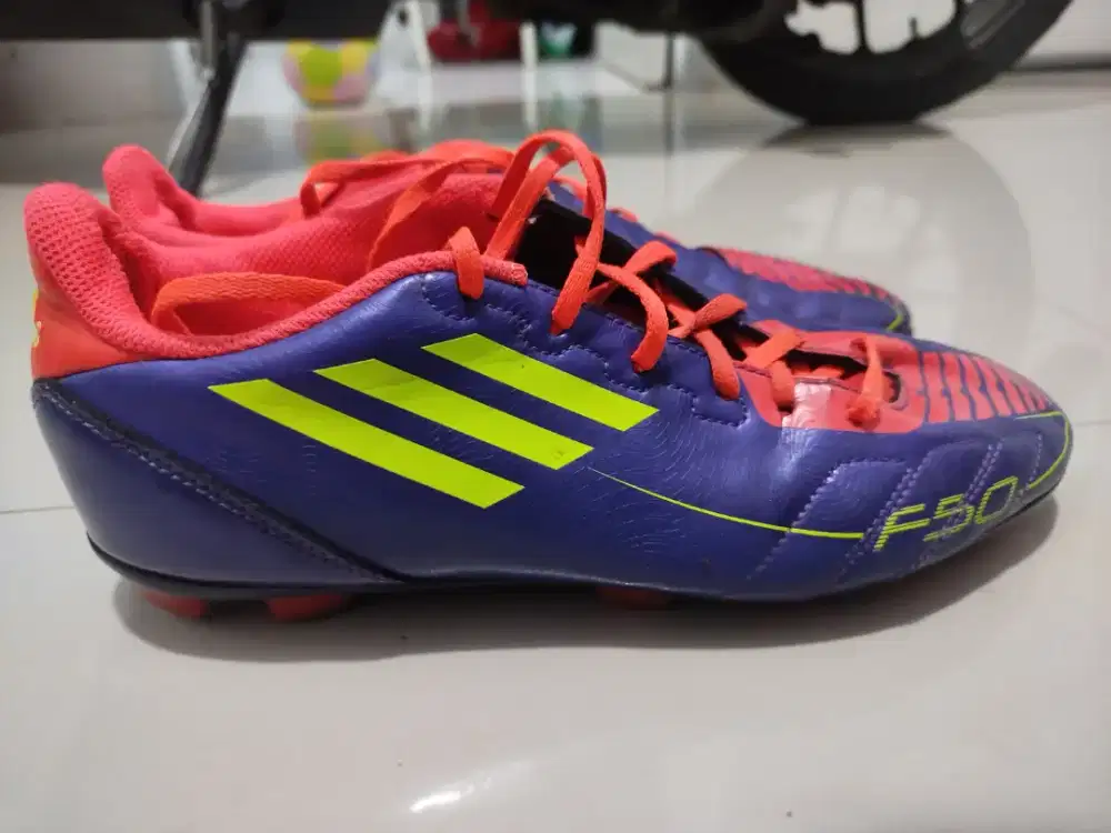 Sepatu bola adidas F50 original indonesia