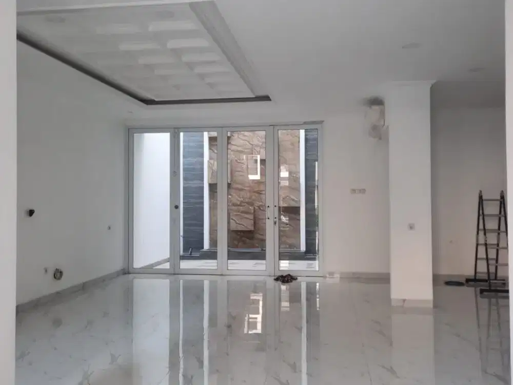 Rumah 2 Lantai Terawat Siap Huni di Golf Lake Residence Cengkareng, Jakarta Barat