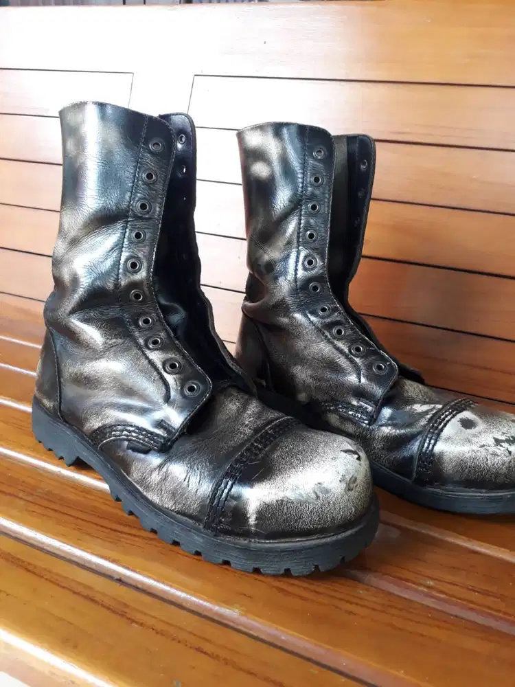 SEPATU UNDERGROUND SHOES SIZE 42 10 HOLE MADE IN ENGLAND