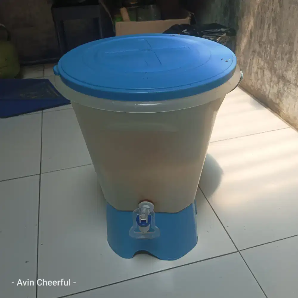 Tempat Es Keran 10 L