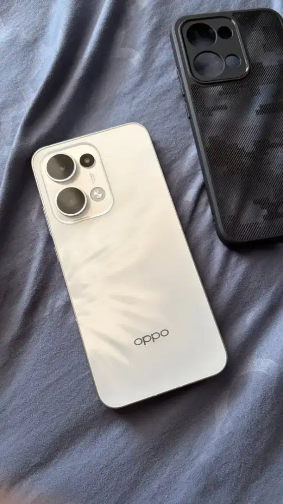 Oppo reno 13 5G 12/256 white on 2026