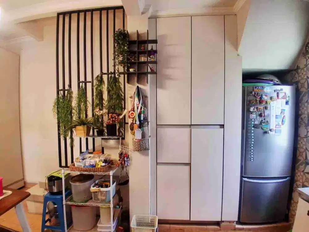 Dijual Rumah Hook 2 lantai di Taman Nirwana (Semi Furnished)