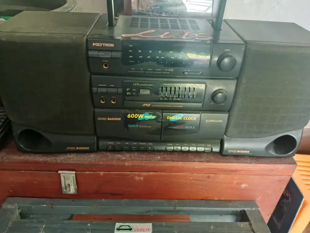 Radio Polytron Jadul Masih Hidup