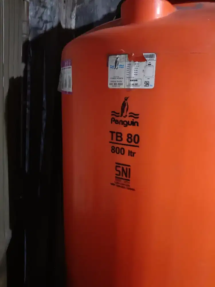 Toren penguin 800ltr, bekas air isi ulang baru dipakai 1bln. Masih ok