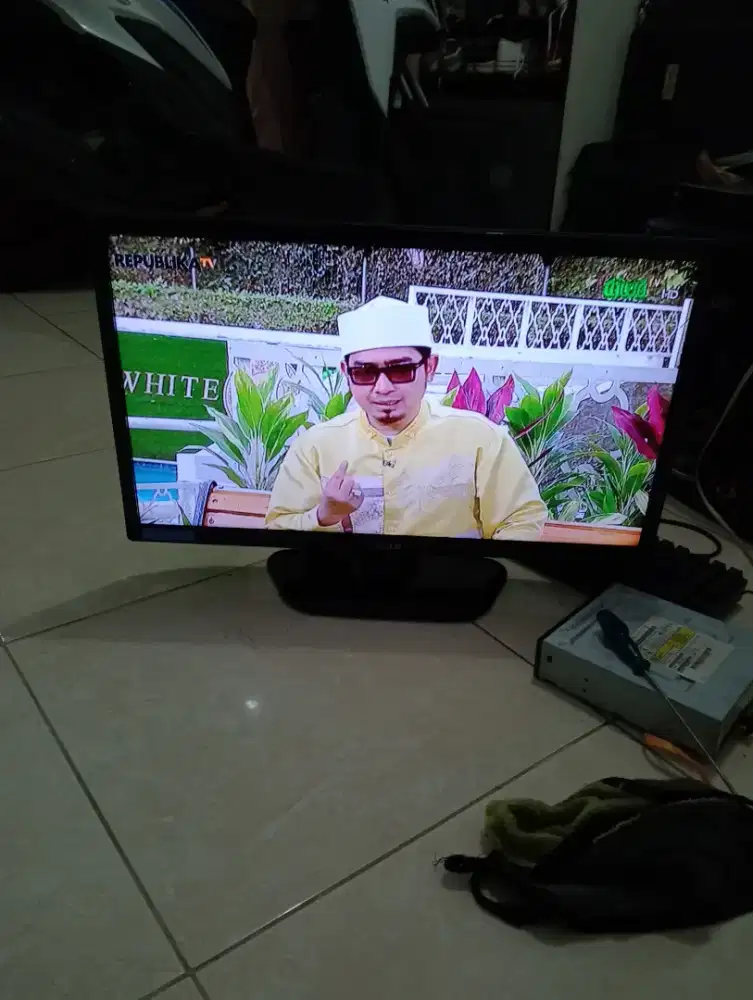 Tv LED LG 24inc + set box normal