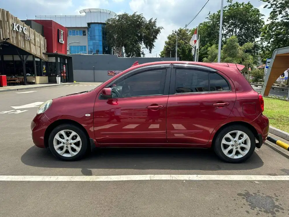 Dijual Nissan March AT 1.500 tahun 2016 tangan pertama nopol cantik
