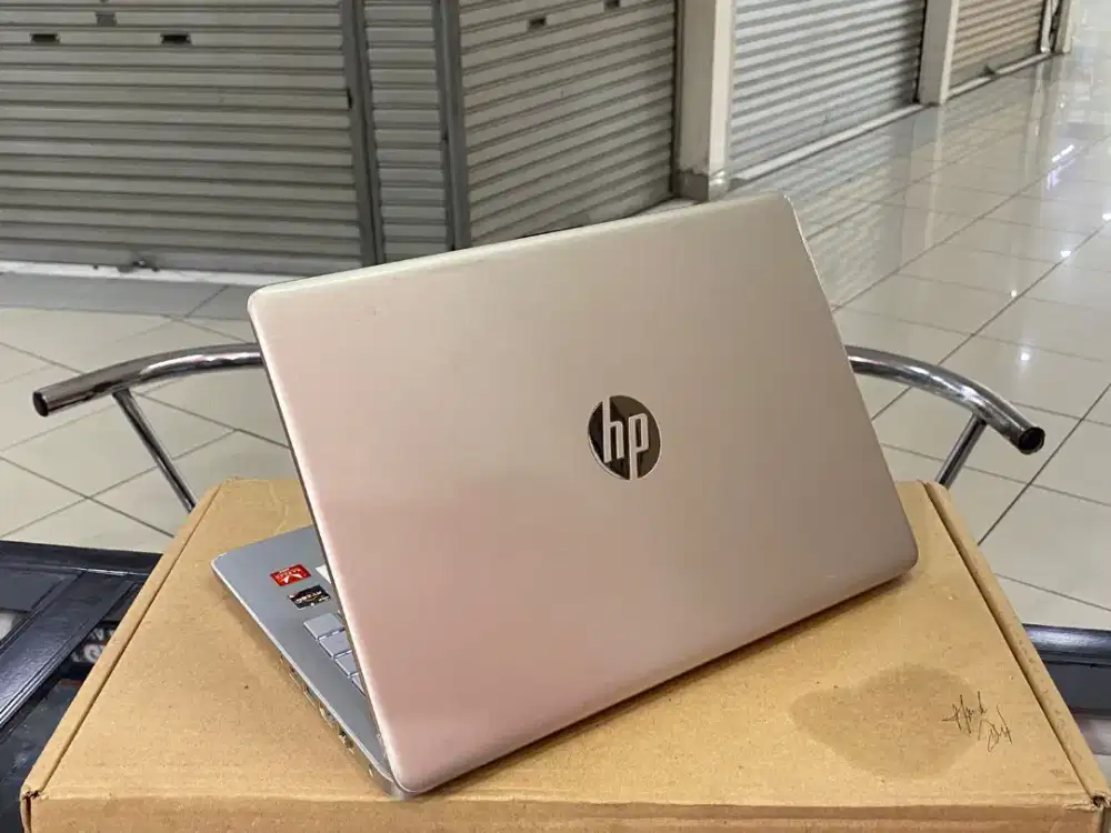 Laptop HP 14s- dk0xxx AMD
