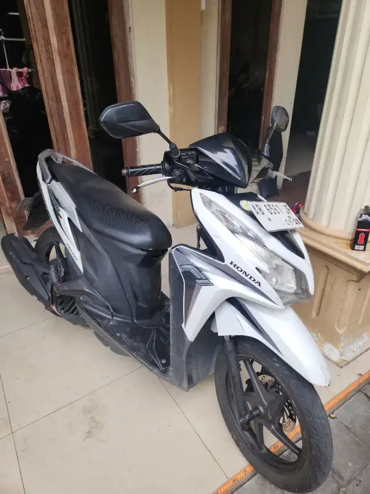 Vario 125 old kzL putih 2013 gbm