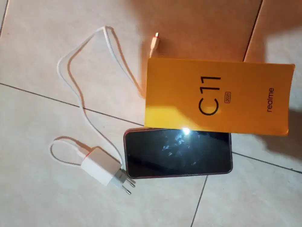 Di jual hp realme C11 full dus 4/64GB 650nego
