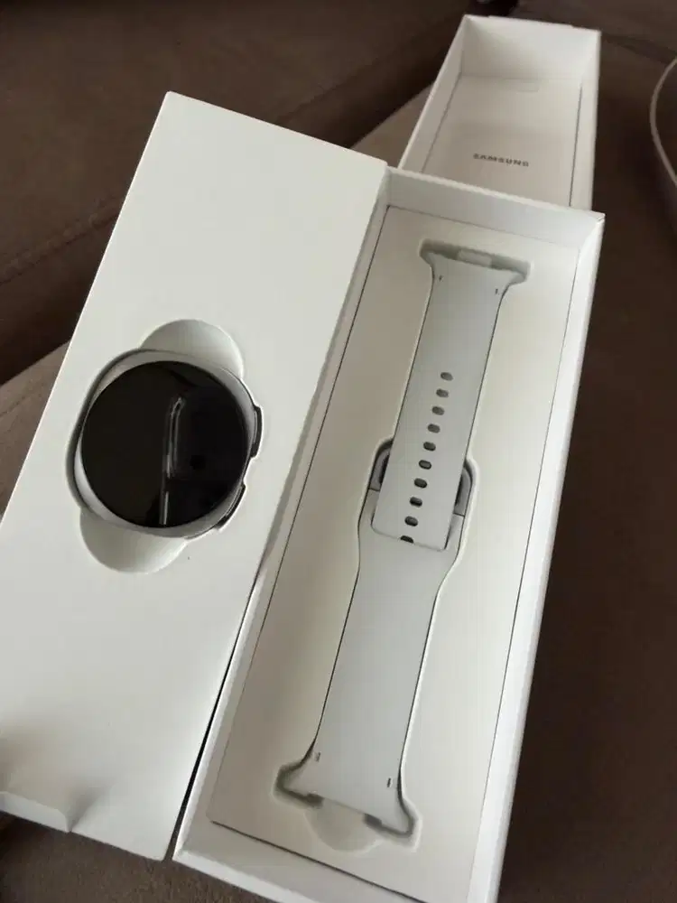 Samsung watch 8 40mm baru