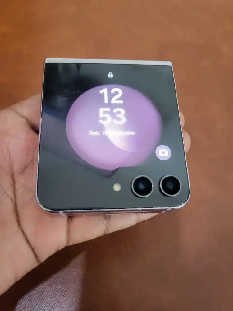 Samsung z flip 5 ram 8/256 Resmi