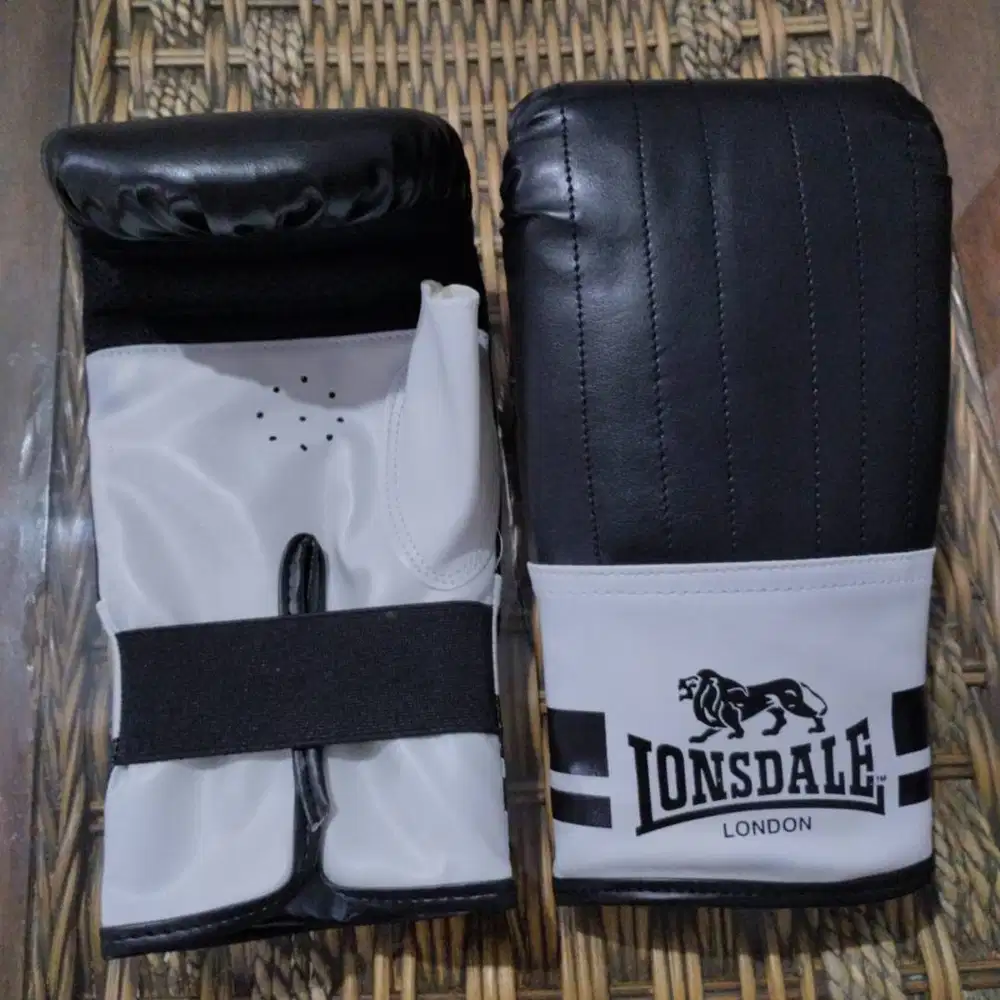 Lonsdale sarung tangan tinju