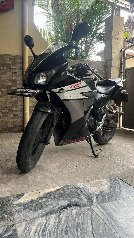 Honda CBR 150R 2014