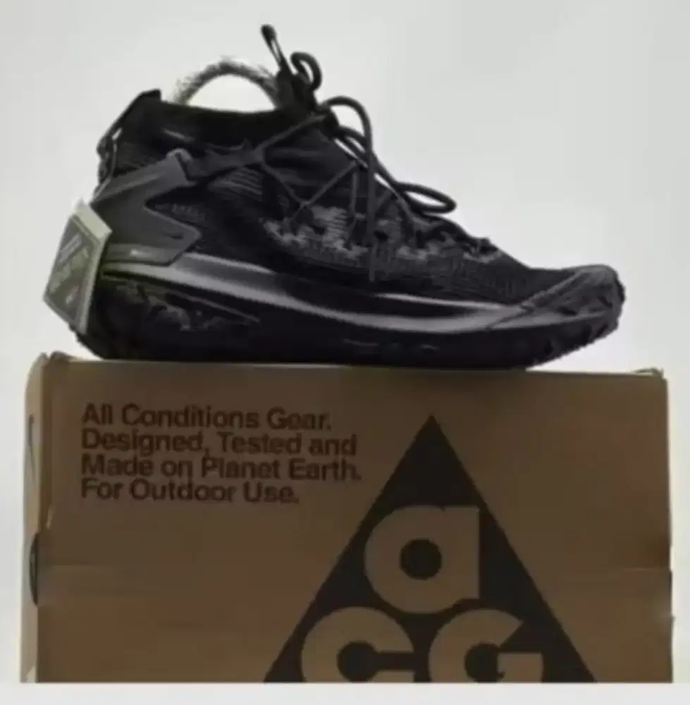 NIKE ACG MOUNTAIN FLY 2 BLACK NAVY SIZE 45 INSOL 29CM BARU