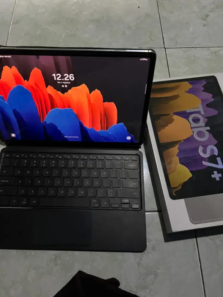 Tab Samsung S7 plus dan kibord