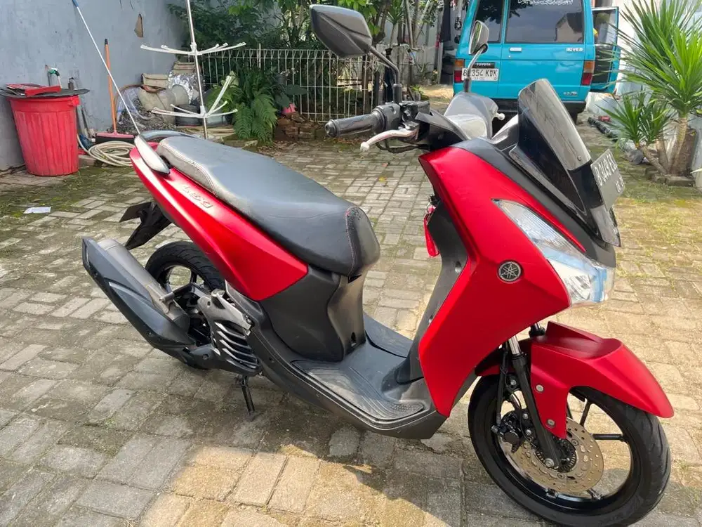 Motor Lexi Merah 125cc