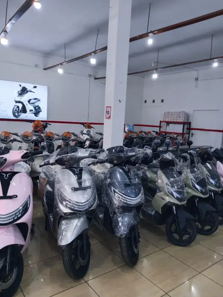 SEPEDA LISTRIK BERMERK U-WINFLY