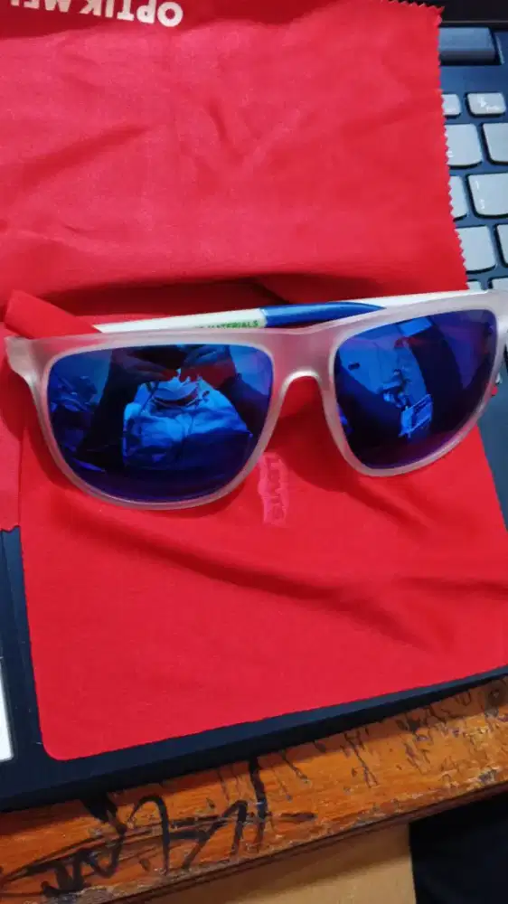 Dijual Kacamata Gaya Levis