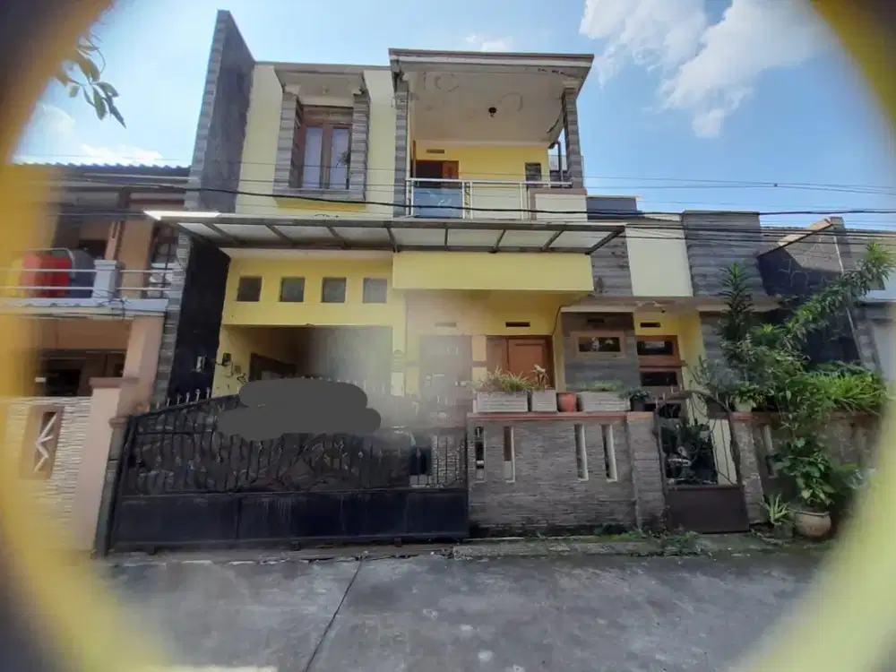 DIJUAL CEPAT RUMAH KOKOH & TERAWAT 3 LANTAI DI KOMPLEK LOGAM DEKAT TOL BUAHBATU