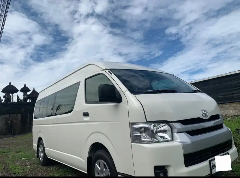 Hiace putih koleksi pribadi