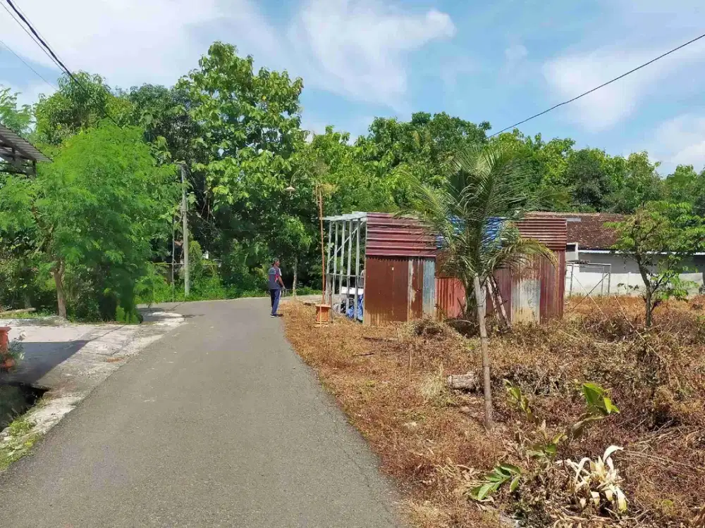 Tanah Dekat Perempatan Pintu Dagangan