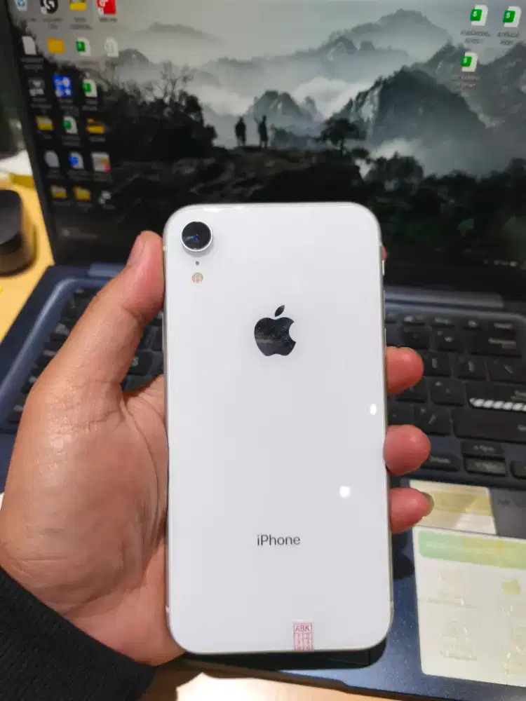 iPhone XR 64GB Wify Only