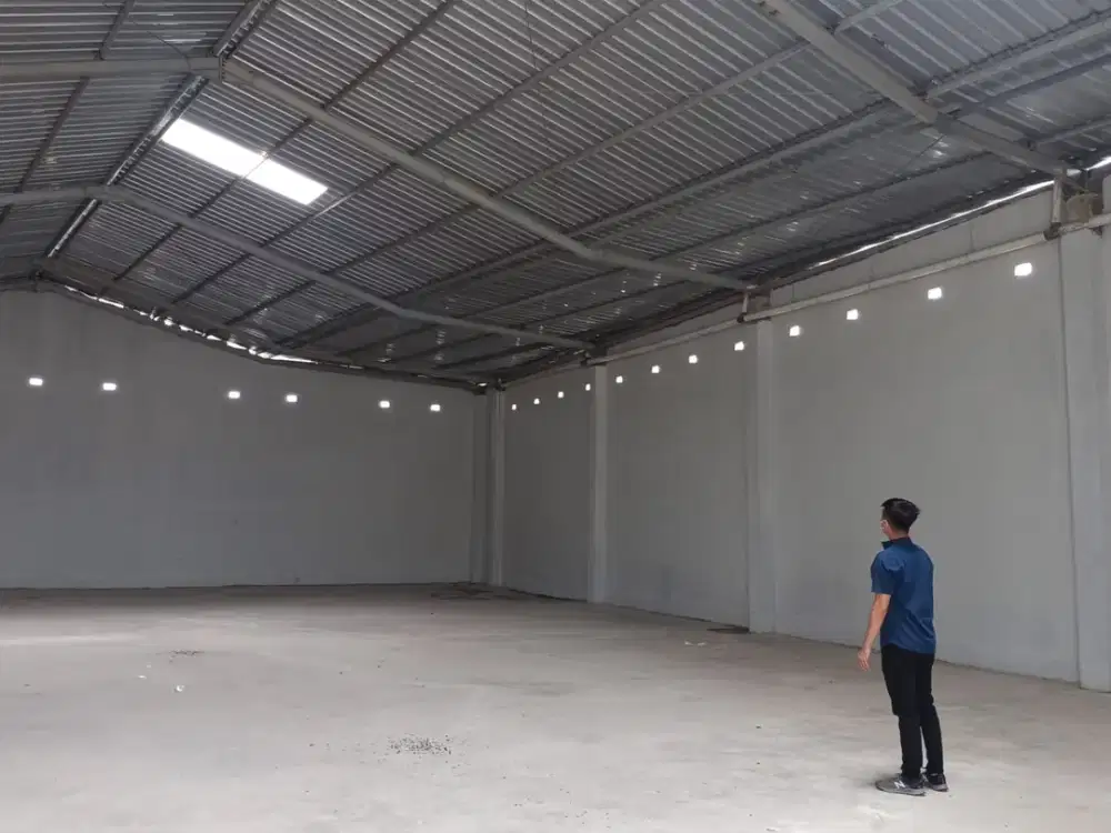 Disewakan Gudang Ada Kantor Siap Pakai Halim , Jurumudi - Tangerang