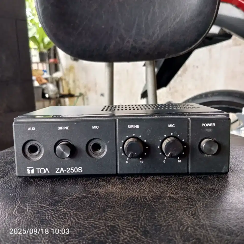 Amplifier mobil untuk halo halo