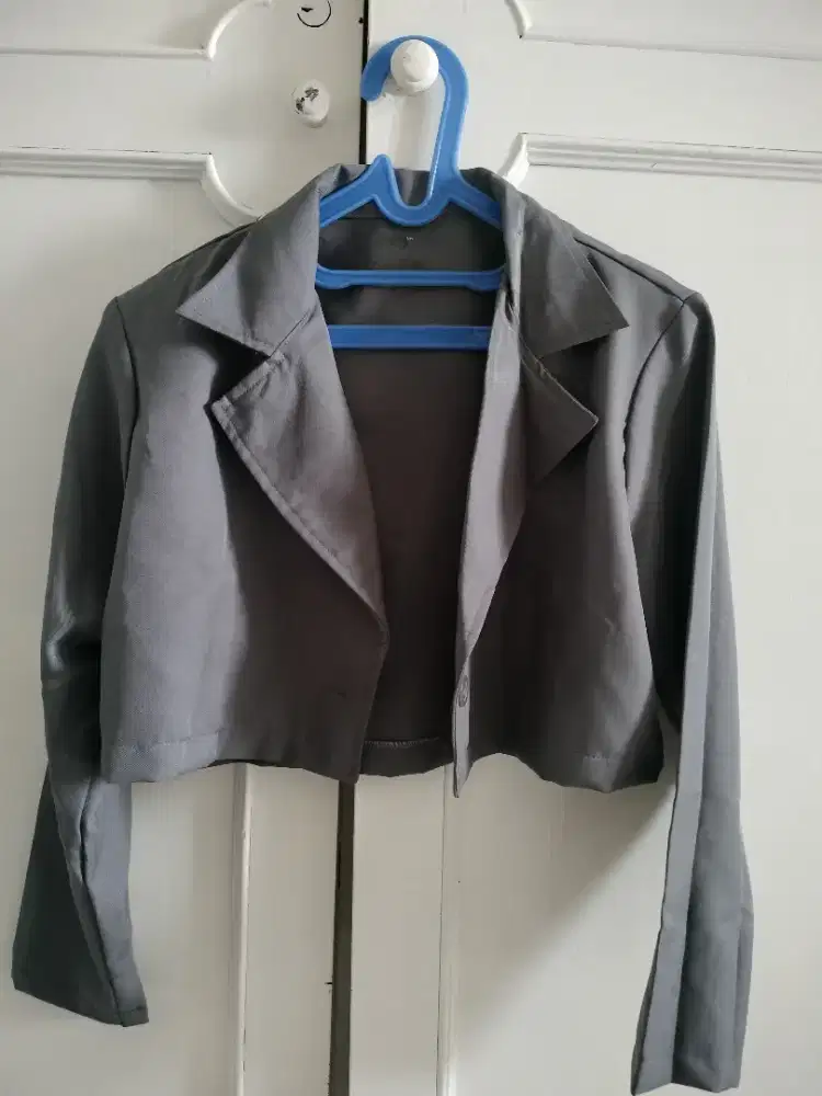 Blazer crop abu2 tua