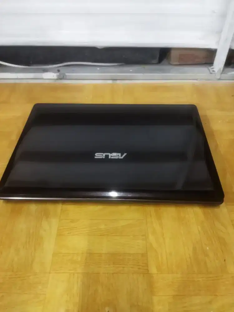 Asus K84C Brown
Intel Celeron B800
Ram 2gb
HDD 320gb
14inc
Windows 10