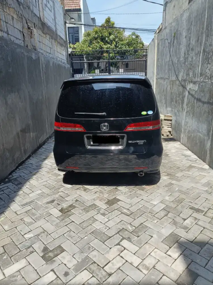 Mobil Sultan Honda Elysion mewah
