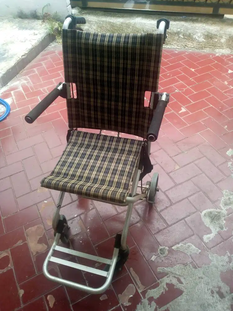 JUAL KURSI RODA BEKAS , KONDISI MASIH KOKOH