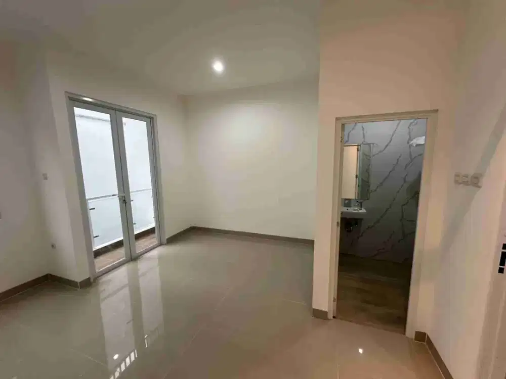 Rumah Nyaman 2 Lantai dekat Pasar Baru