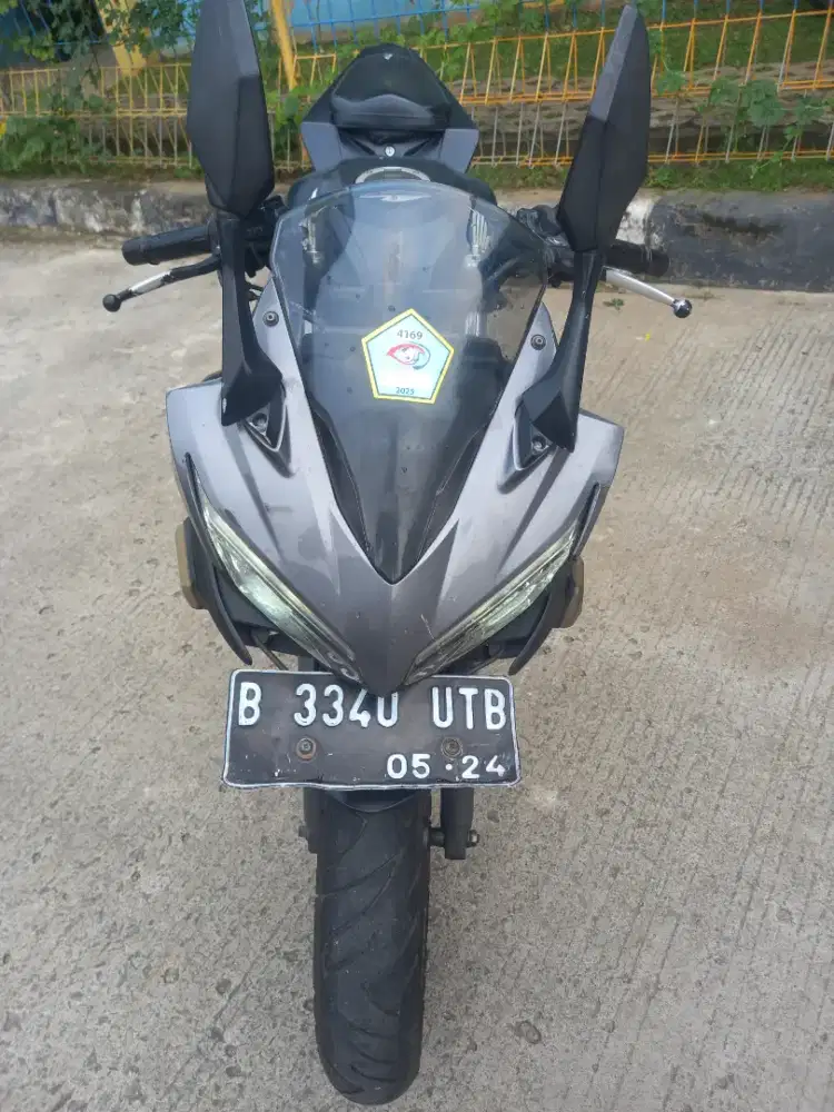 Honda cbr 150r tahun 2019