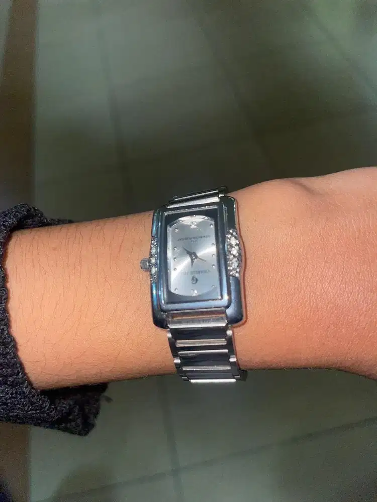 Jam tangan wanita