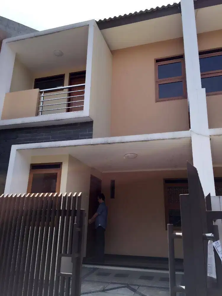 Dijual Rumah Tinggal di Sayap Buah Batu Bandung