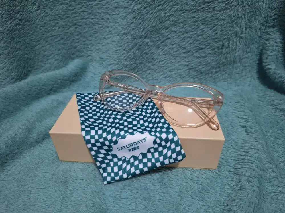 Kacamata Saturday - Original, Kondisi Mulus!