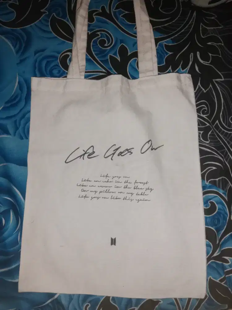 Totebag Quotes Life Goes On - HSC 2025
