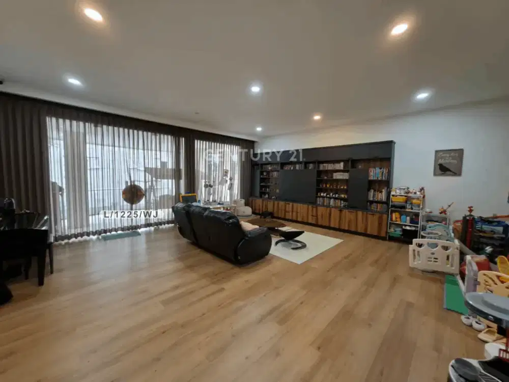 Rumah Mewah 2 Lantai Siap Huni Strategis Di Lengkong Bandung