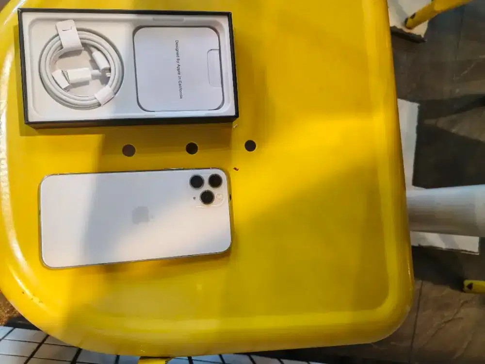 Iphone 11 pro 256gb hidup silver