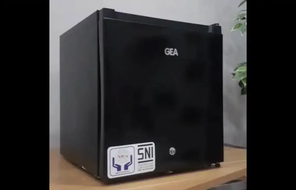 Kulkas gea preloved second pribadi