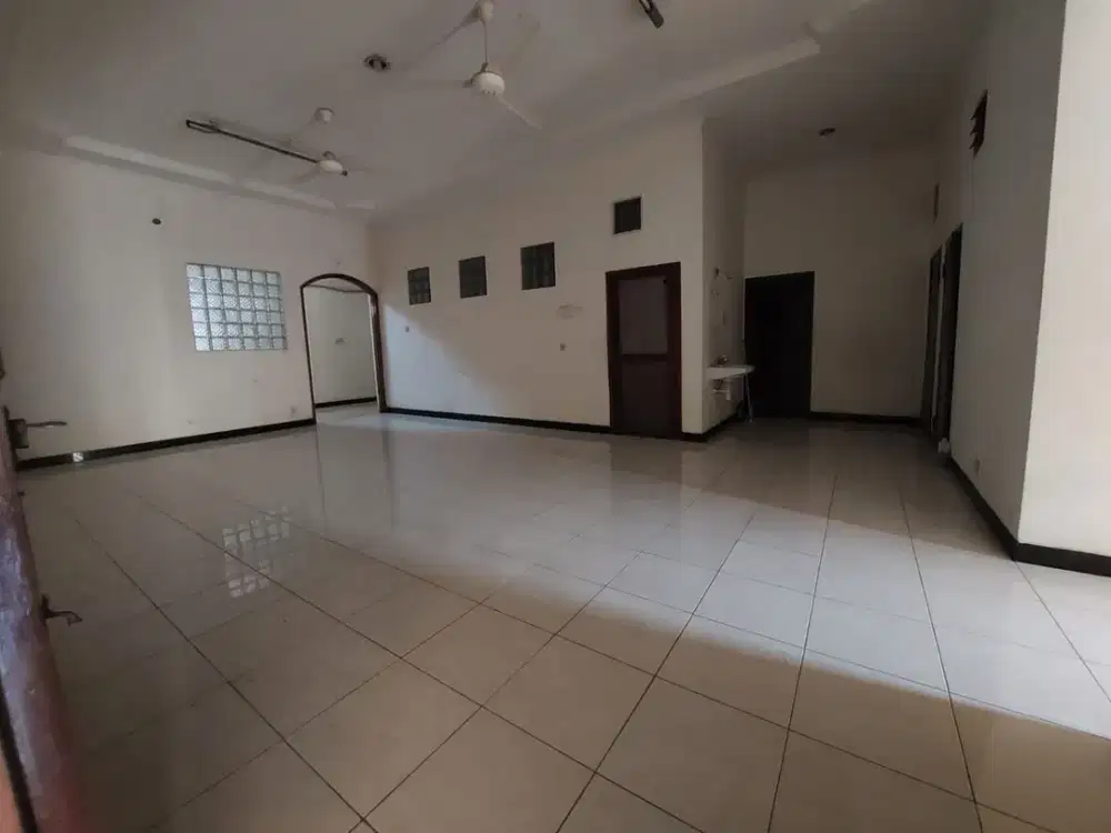 Sewa / jual  Rumah Dharmahusada Indah Utara Surabaya Lokasi strategis, dekat MERR, dekat Galaxy Mall