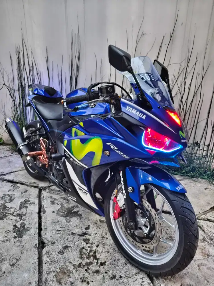 Yamaha R25 movistar