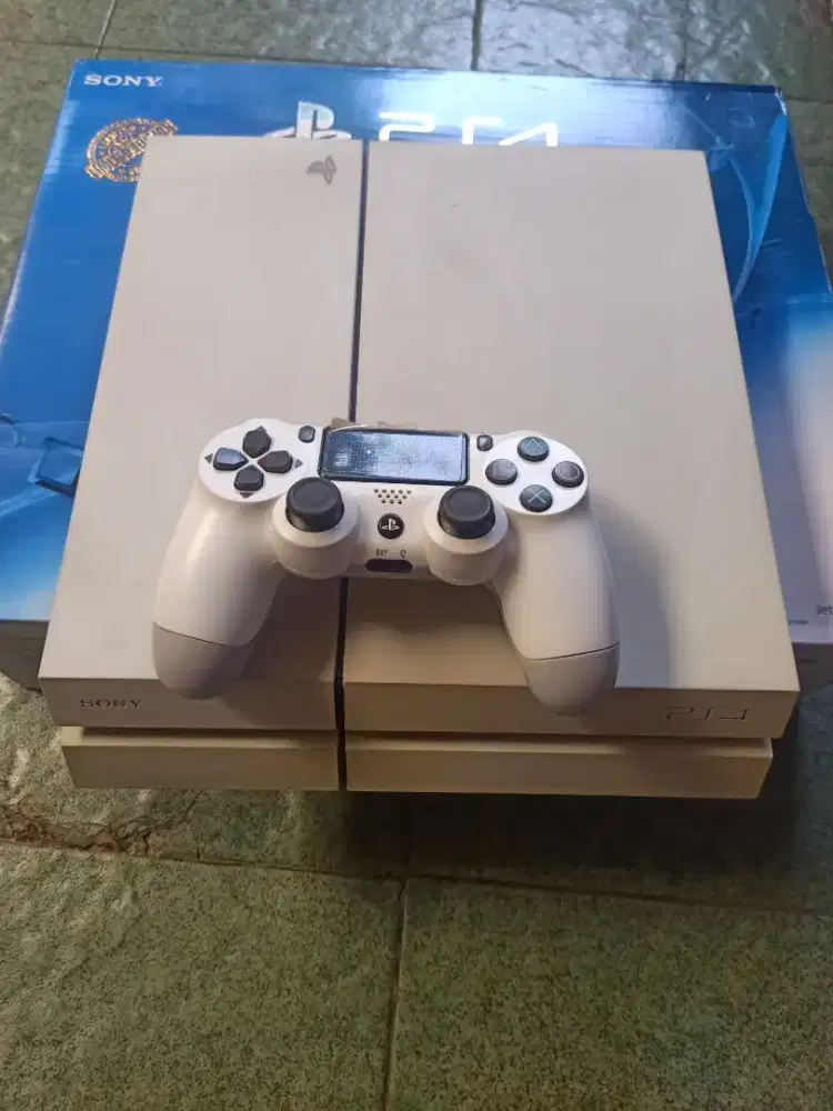 Dijual Playstation 4 Fat 1 Tb