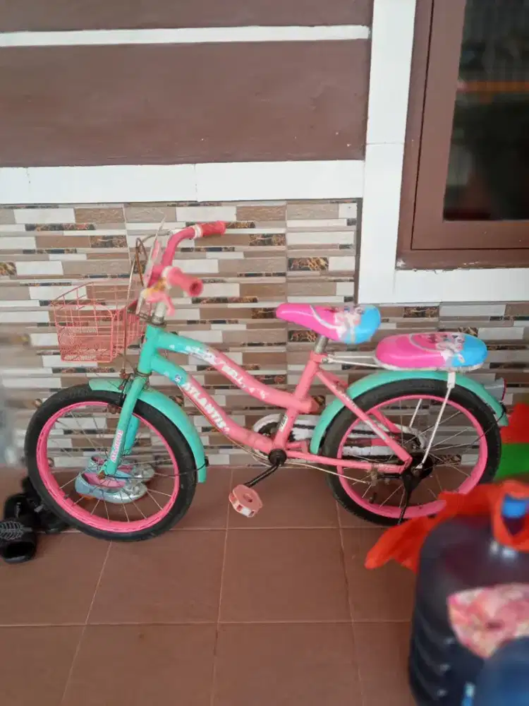 Sepeda anak perempuan