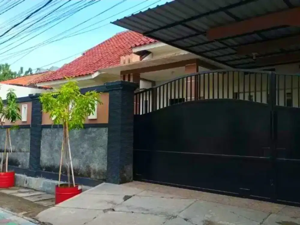 Rumah kutisari selatan surabaya, dekat petra rungkut brebek waru