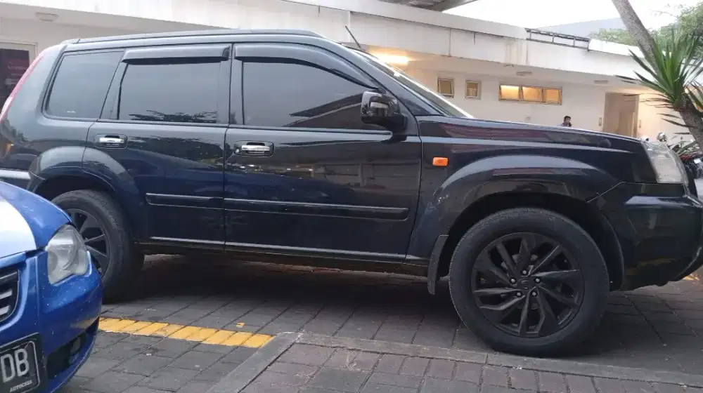Xtrail 2.5 ST HITAM